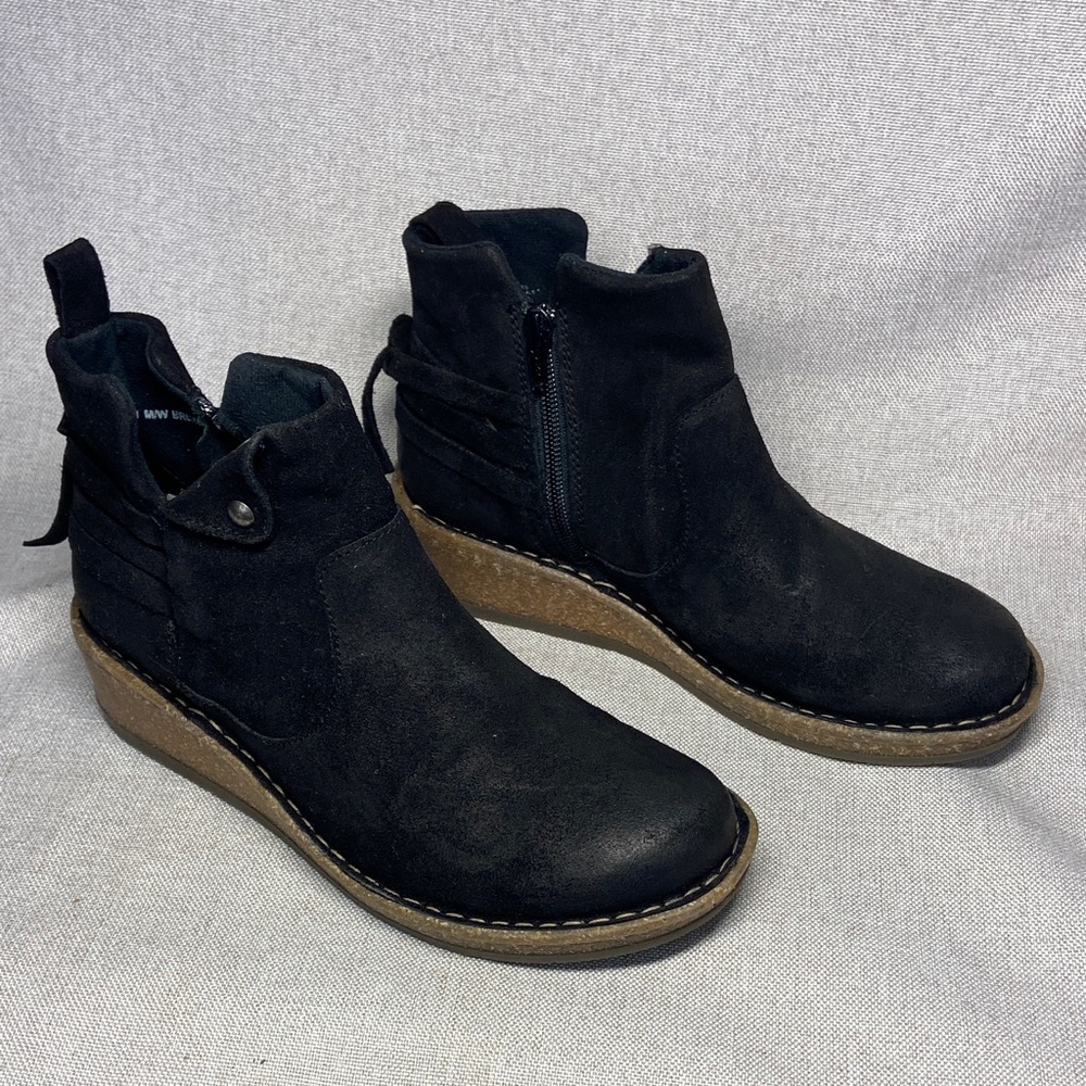 Born Black Suede Ankle Boots. Size 38-7